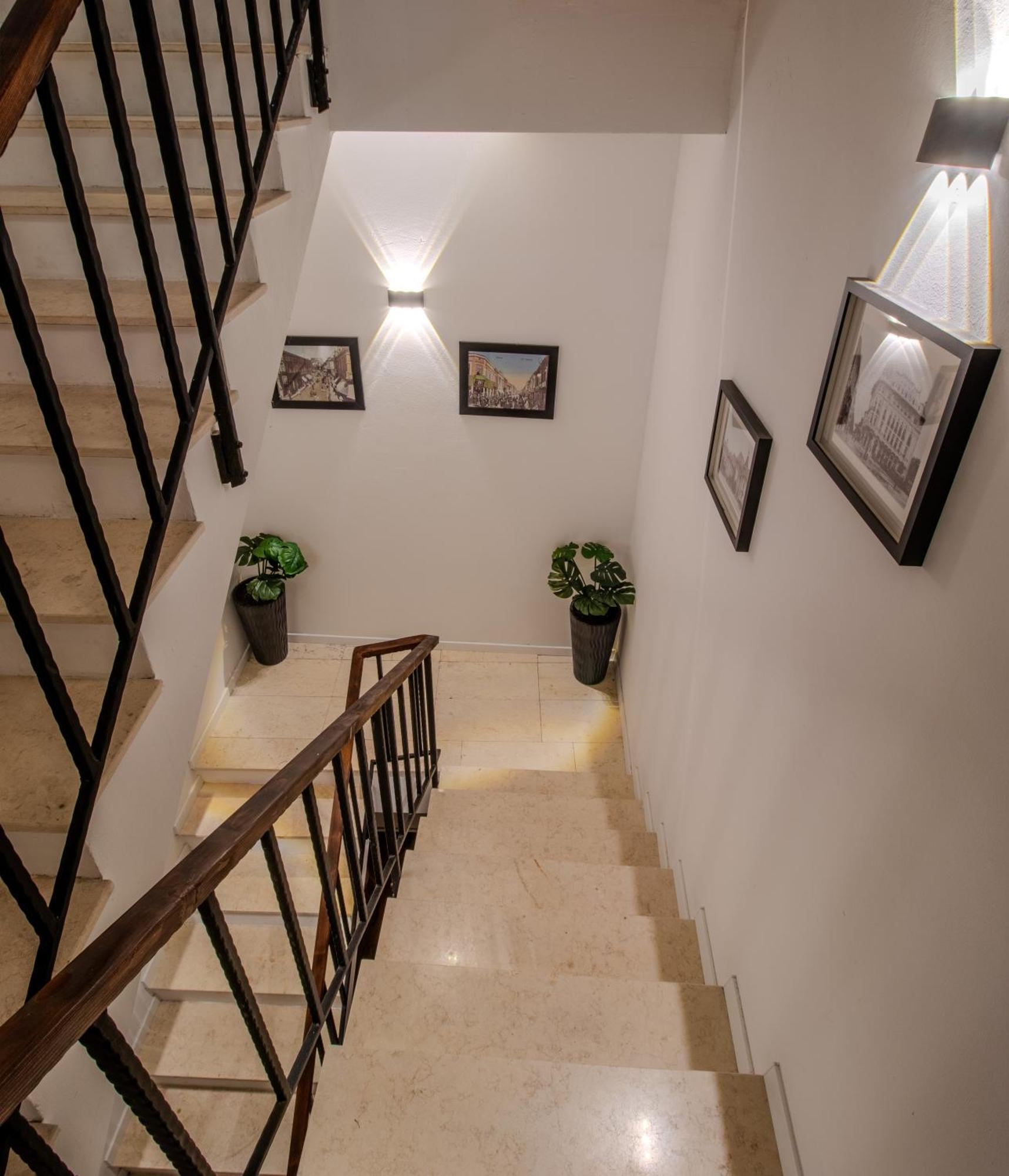 Old Town Apartment Craiova Buitenkant foto
